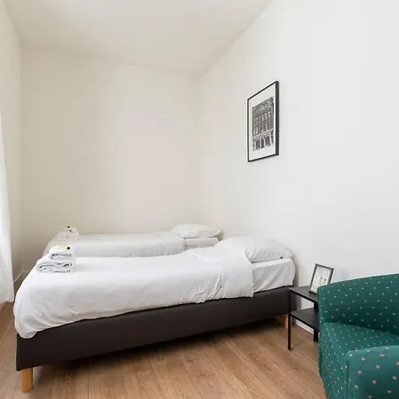 Apartment Center For A Group Of 4 In - Apt 2