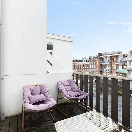 Apartment Center For A Group Of 4 In - Apt 2