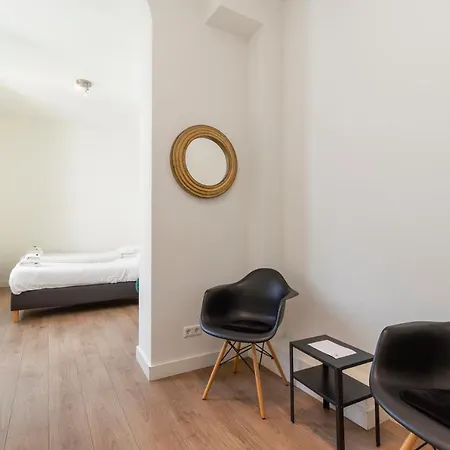 Apartment Center For A Group Of 4 In - Apt 2